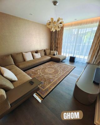 Ghom. To je perla mezi perskými koberci! Luxusní ručně vázaný koberec z íránského města Ghom, vyrobený z nejkvalitnějšího...